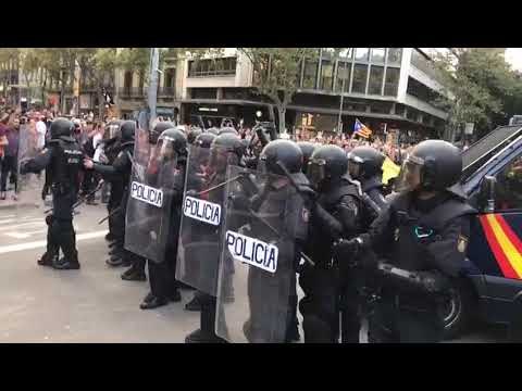 Forta presència policial a Via Laietana amb Plaça Urquinaona