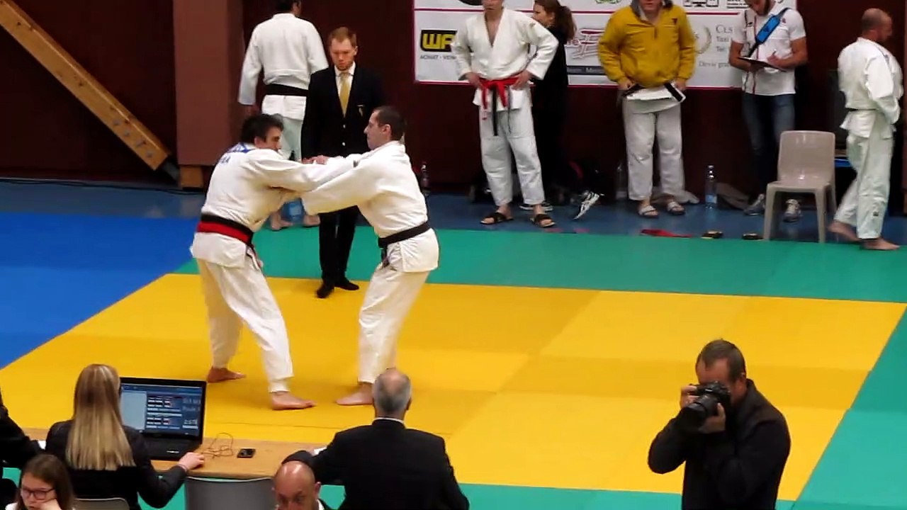 Ippon du jour !! yoko-tomoe-nage réalisé par Philippe lors de challenge vétérans à Avion