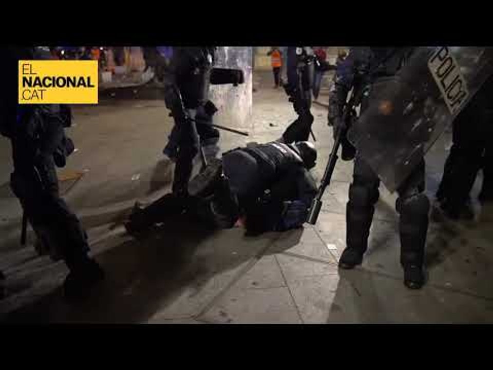 Brutal detenció de la policia espanyola