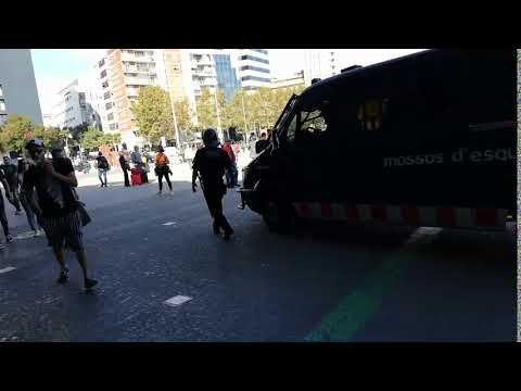 Pícnic per la República abandona la concentració a de Sants i els Mossos reobren els accessos