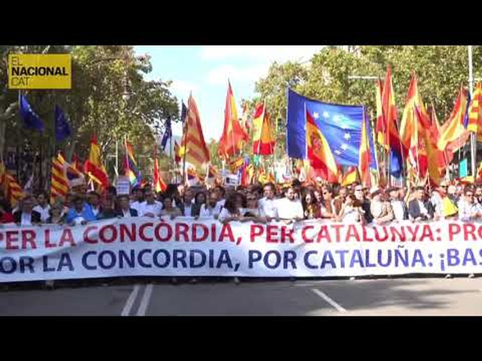 Albert Rivera i Pablo Casado es deixen veure a la capçalera de la manifestació de Barcelona