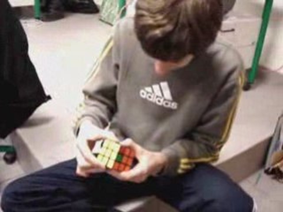 Record de Rubik's Cube par un Collégien