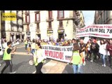 La manifestació estudiantil arriba a la plaça Sant Jaume
