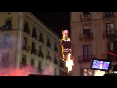 Els CDR cremen el ninot del conseller Buch