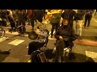Ambient festiu a la cassolada contra Felip VI