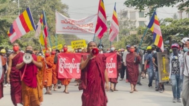 Junta birmana sigue con la matanza de civiles y acusa a Suu Kyi de corrupción