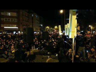 Cesk Freixes fa un concert al tall de la Meridiana