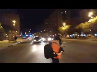 Els manifestants tornen a tallar la Meridiana en un altre punt