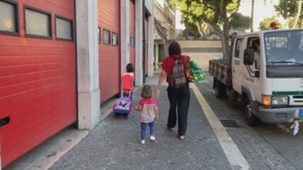 Enseñanza hasta 9 años, peluquerías y librerías inauguran la desescalada lusa