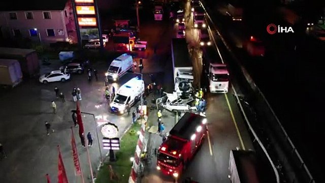 Araçların adeta kağıda döndüğü kazada ortalık savaş alanına döndü: 1 ölü, 2 ağır yaralı