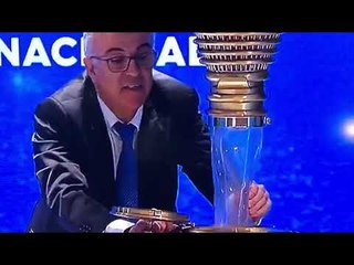 Tongo a El Gordo? La xarxa embogeix: "¿Qué lleva en la mano?"