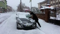 Bingöl’de kar ve tipi, Karlıova'da okullar tatil edildi, Erzurum yolu büyük araçlara kapatıldı