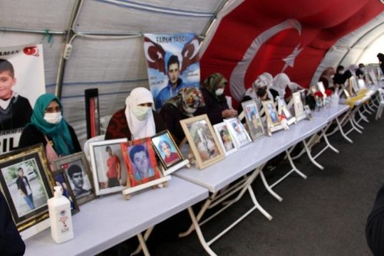 Son dakika haberi... Evlat nöbetindeki aileler çocuklarını HDP'den istiyor