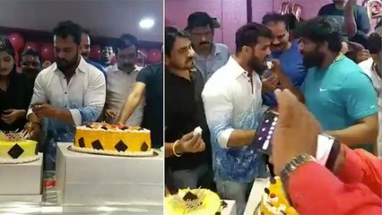 एक बार फिर फ़िल्म के सेट पर खेसारी लाल यादव ने मनाया अपना जन्मदिन