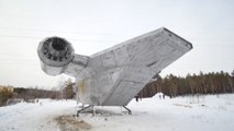 Sibérie : l’incroyable réplique du vaisseau du Mandalorian par des fans russes de Star Wars