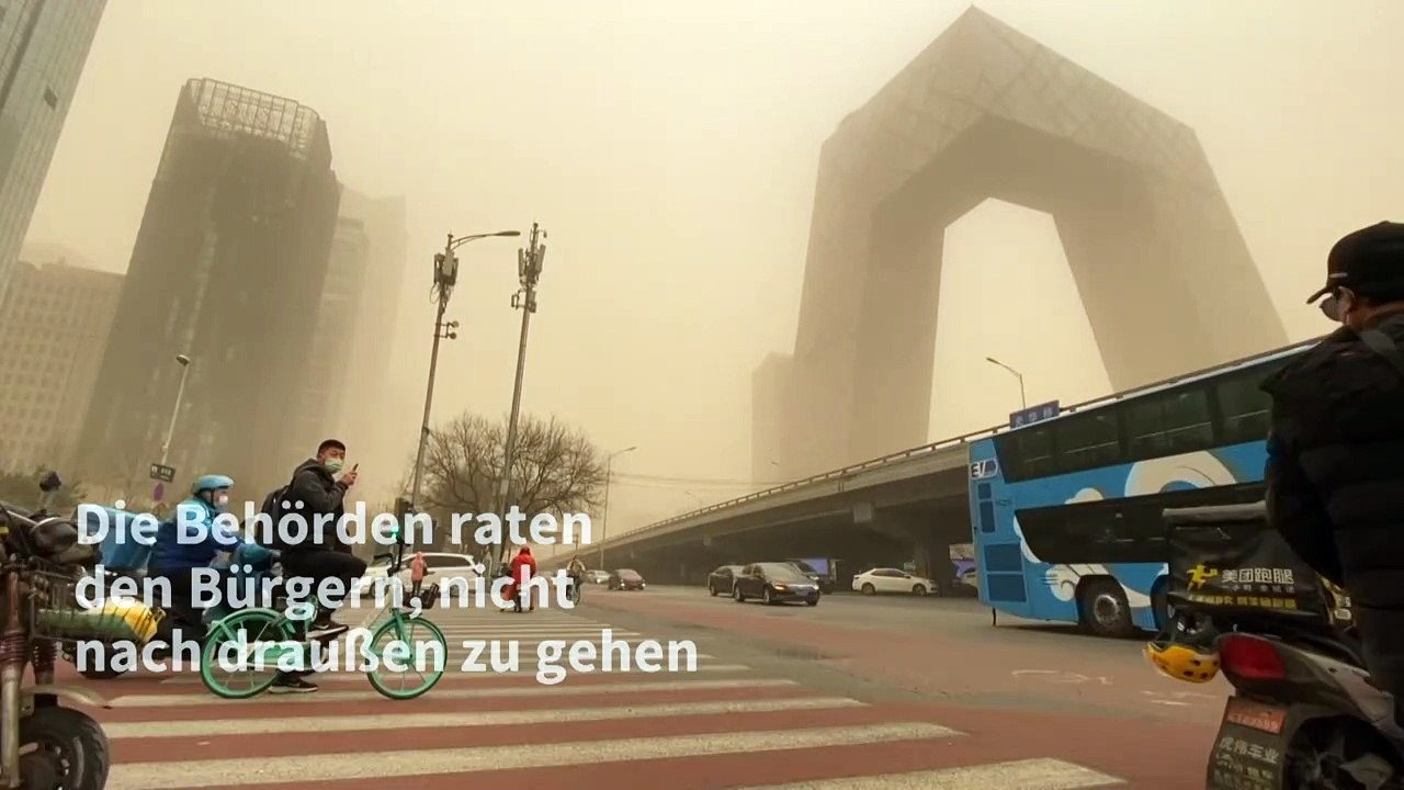 Peking von Sandsturm aus der Wüste Gobi eingehüllt