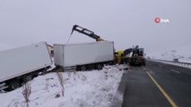 Ağrı’da kar ve buzlanma kazalara neden oldu.. 4 otobüs ve 3 tır kaza yaptı çok sayıda yaralı var