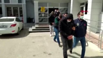 Son dakika haberleri | MERSİN 'Kazandıran borsa ilanı' yalanıyla dolandırıcılık yapan 4 kişiye gözaltı