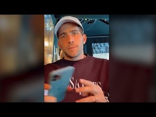 Sergi Roberto i Coral Simanovich prenent cafè