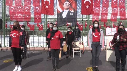 "Özel" öğrenciler işaret dili ile İstiklal Marşı'nı okudu