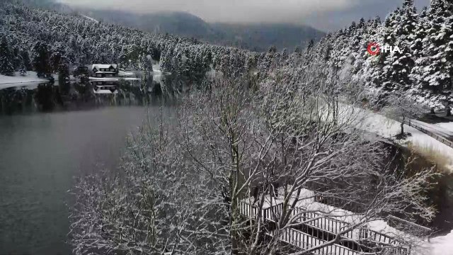 Gölcük Tabiat Parkı’nda muhteşem kar manzarası
