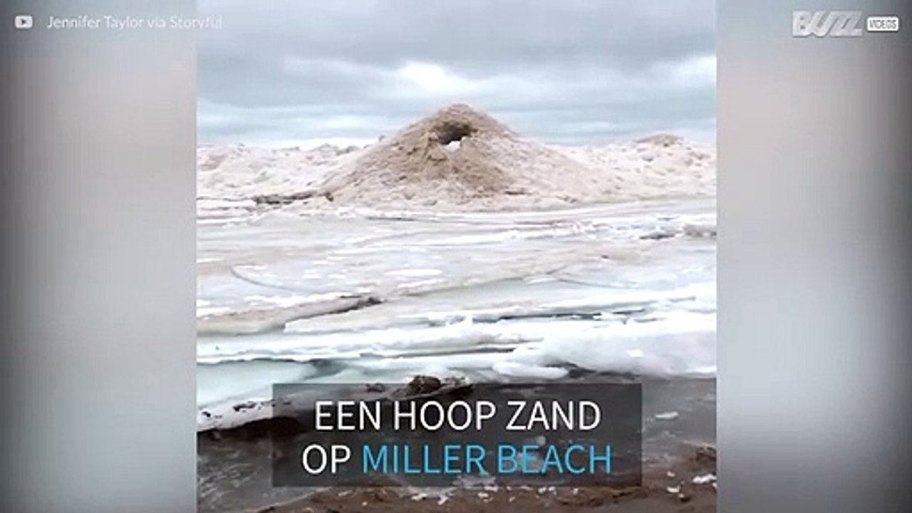 Vreemde zandformatie bij Michiganmeer lijkt op vulkaan