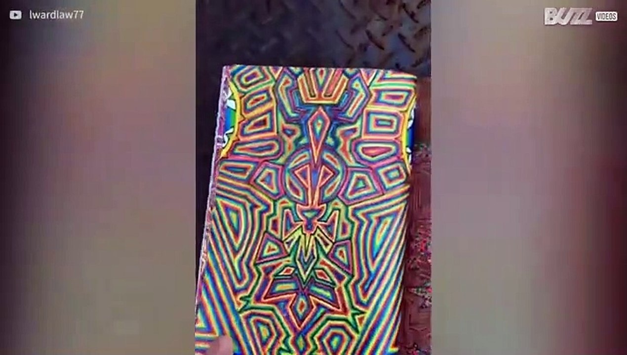 Australische artiest showt zijn tekeningen