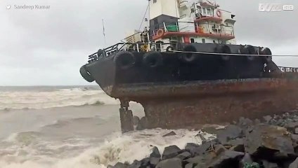 [TRANSLATE] - Cyclone Nisarga leaves trail of destruction in India