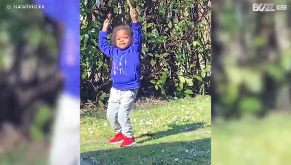 [TRANSLATE] - Little girl puts on spectacular show to the sound of Cardi B - 1