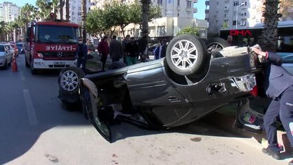 ANTALYA Takla atan otomobilde sıkışan sürücü kurtarıldı