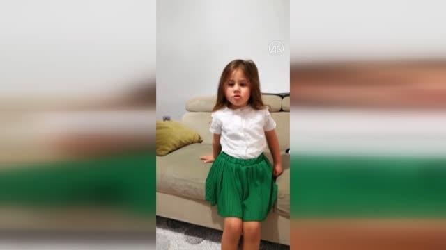 Manisa'da yaşayan 3,5 yaşındaki Elif Naz'ın İstiklal Marşı okuduğu anlar beğeni topladı
