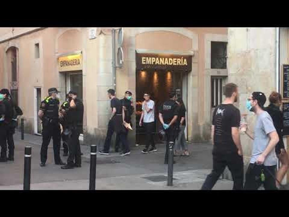 Cordó policial a Plaça de la Vila de Gràcia