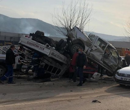 Bursa'da freni boşalan TIR dehşet saçtı; ölü ve yaralılar var (1)