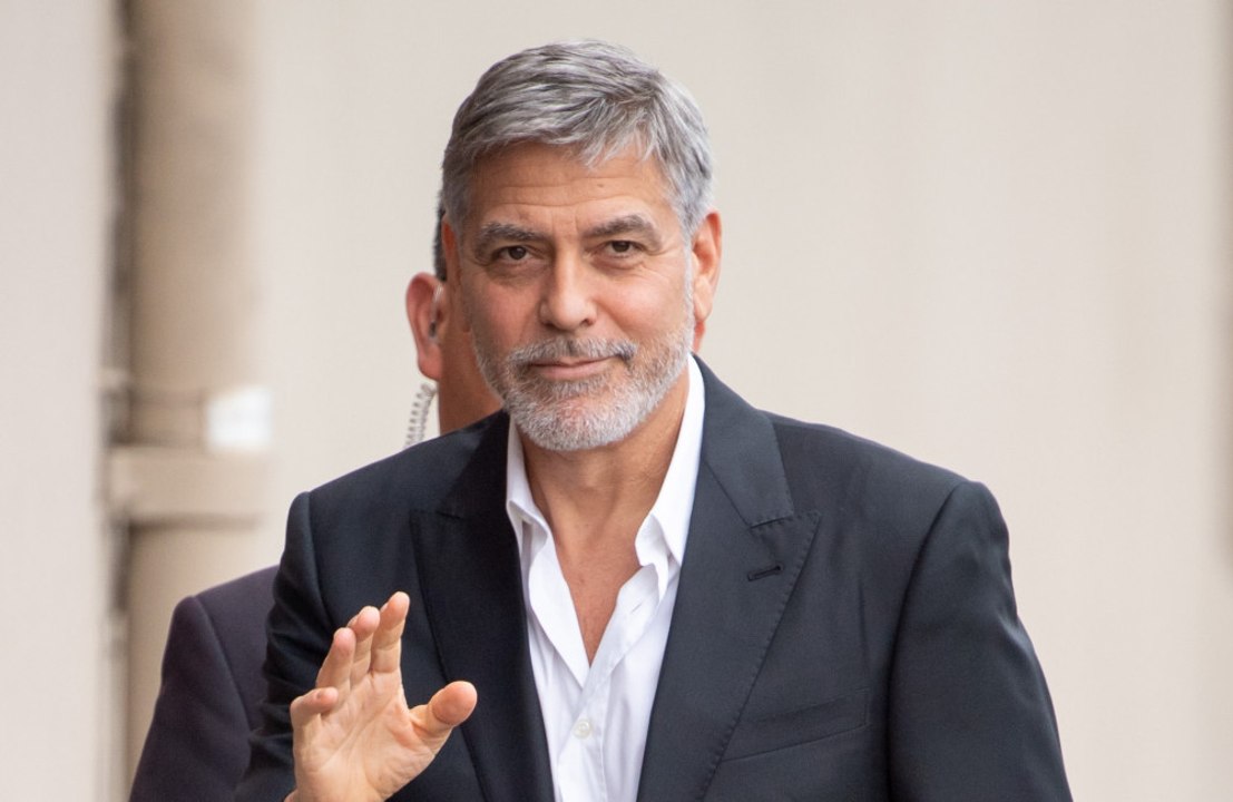 George clooney verrichtete sein geschäft im katzenklo