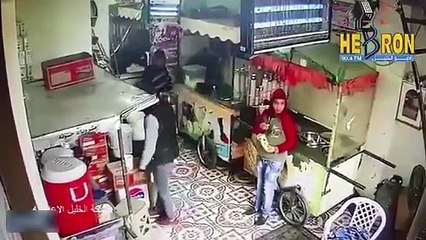 İsrail polisi cips yiyen Filistinli çocuğu gözaltına aldı