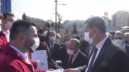 Türkiye'nin ilk cep uydusunu Bakan Selçuk'a anlattılar