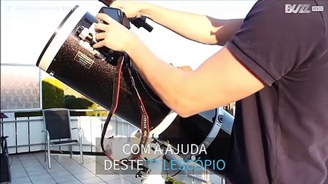 Galáxias e Nebulosas vistas por um telescópio