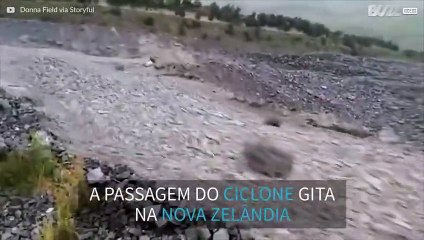 Chuvas fortes na Nova Zelândia criam um rio de pedra