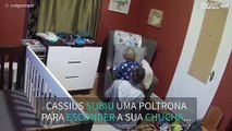 Menino cai de forma impensável ao tentar esconder a sua chucha