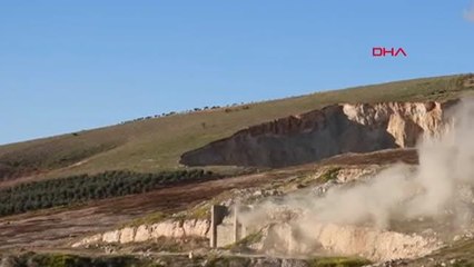 Şanlıurfa'da biri PYD-YPG'li 4 şüpheli yakalandı; 100 el yapımı, 2 fabrikasyon fünye ele geçirildi
