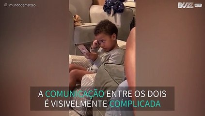 Menino aborrece-se com software Siri