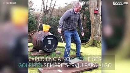 Golfista mostra o que é um truque de golfe impressionante!
