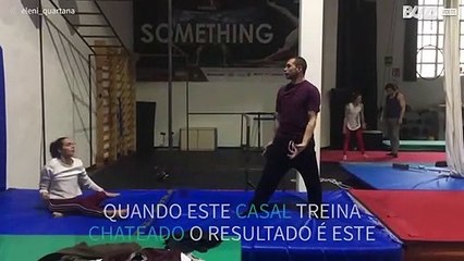 Casal de ginastas liberta frustrações em acrobacia