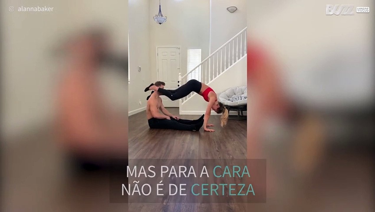 Namorada apanha namorado com partida inesperada!