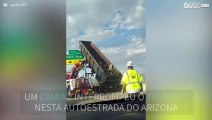 Camião fica preso em placas de autoestrada -1