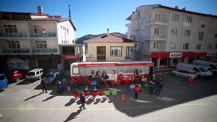 Akseki'de vatandaşlar ve jandarma kan bağışı yaptı