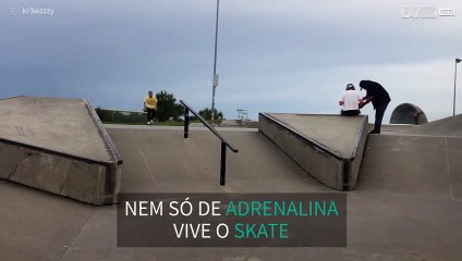 Skatista erra manobra e sofre queda dolorosa