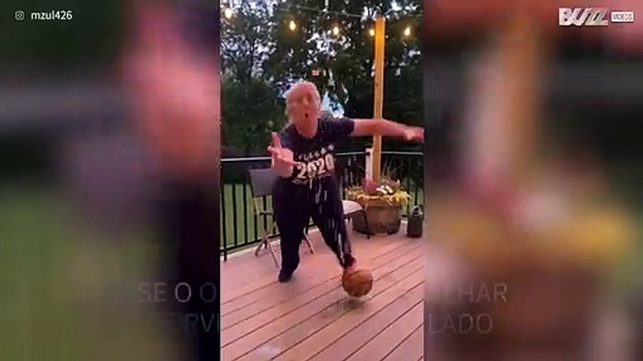 Senhora falha o Basketball Beer Challenge