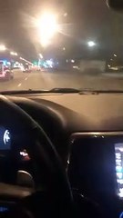 Il transforme sa voiture en cinéma ambulant