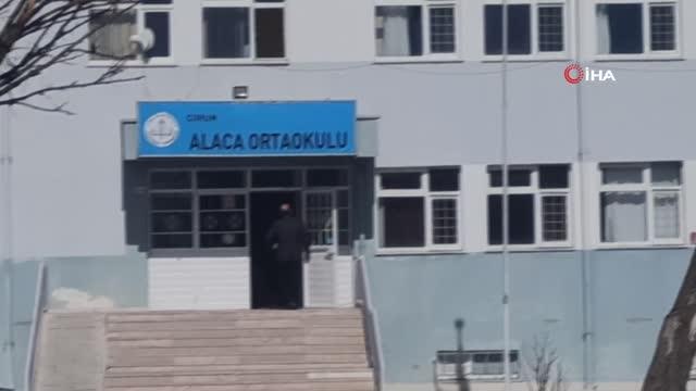Son dakika 3. sayfa: Çorum'da dehşete düşüren olay: Oğluyla kavga eden iki öğrenciyi öldürdü